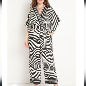 Eloquii Womens Plus 26 3X Wide Leg Jumpsuit Black White Cropped Pockets NWT
